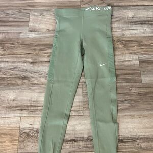 Green Nike pro leggings